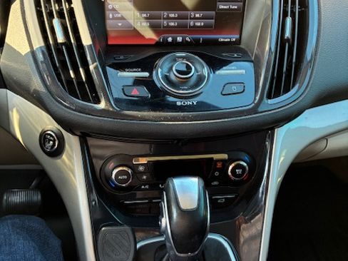 Used 2013 Ford C-MAX SEL image 12