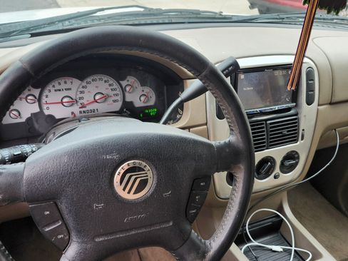 Used 2004 Mercury Mountaineer AWD V8 image 6