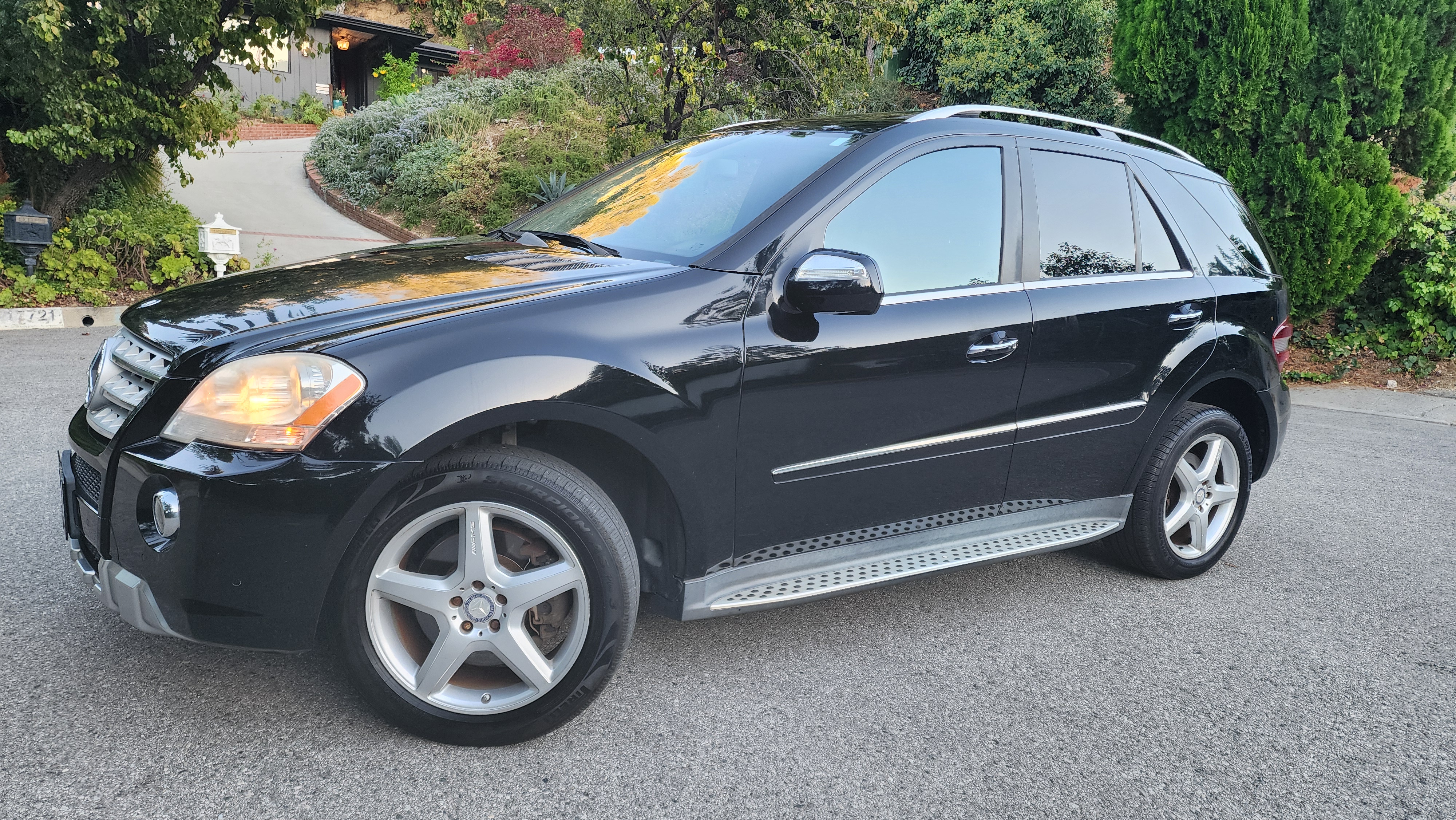 Used 2010 Mercedes-Benz ML 550 4MATIC image 4