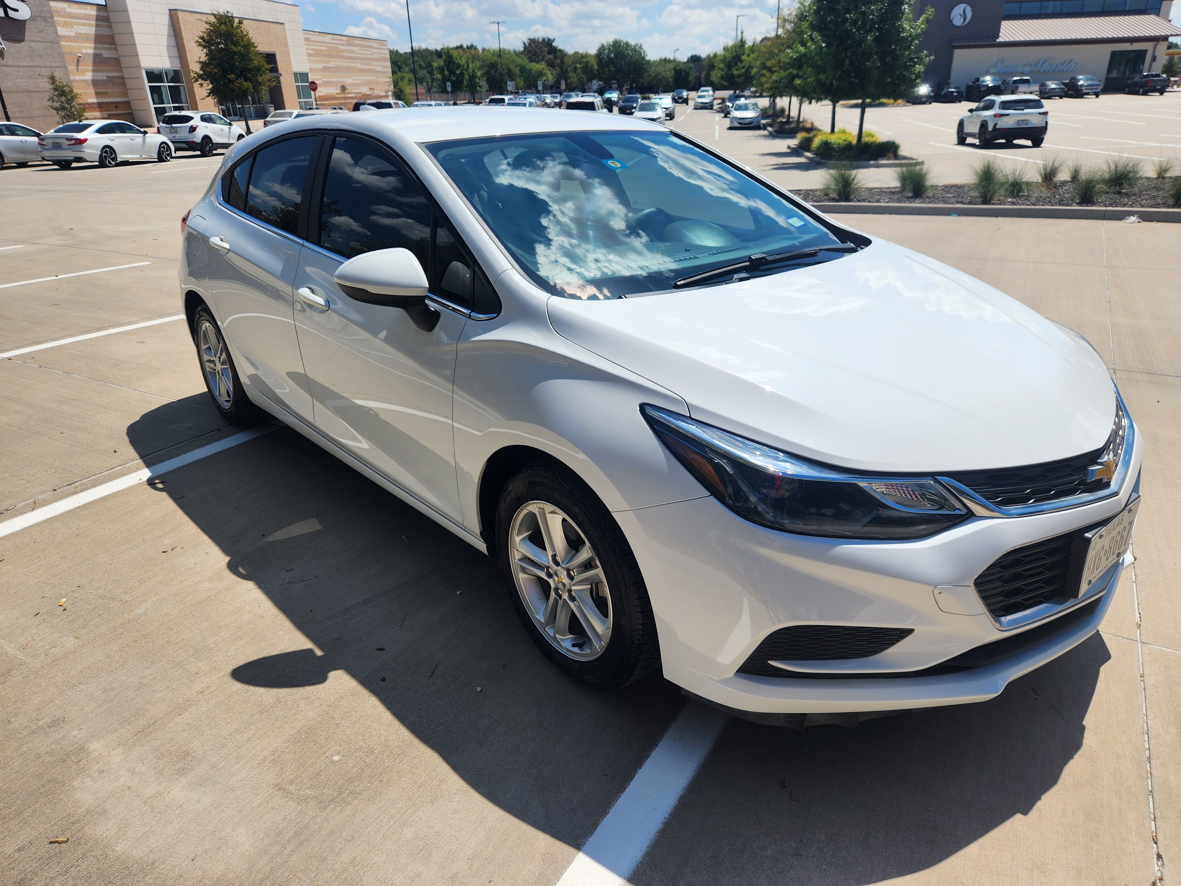 Used 2017 Chevrolet Cruze LT FWD image 5