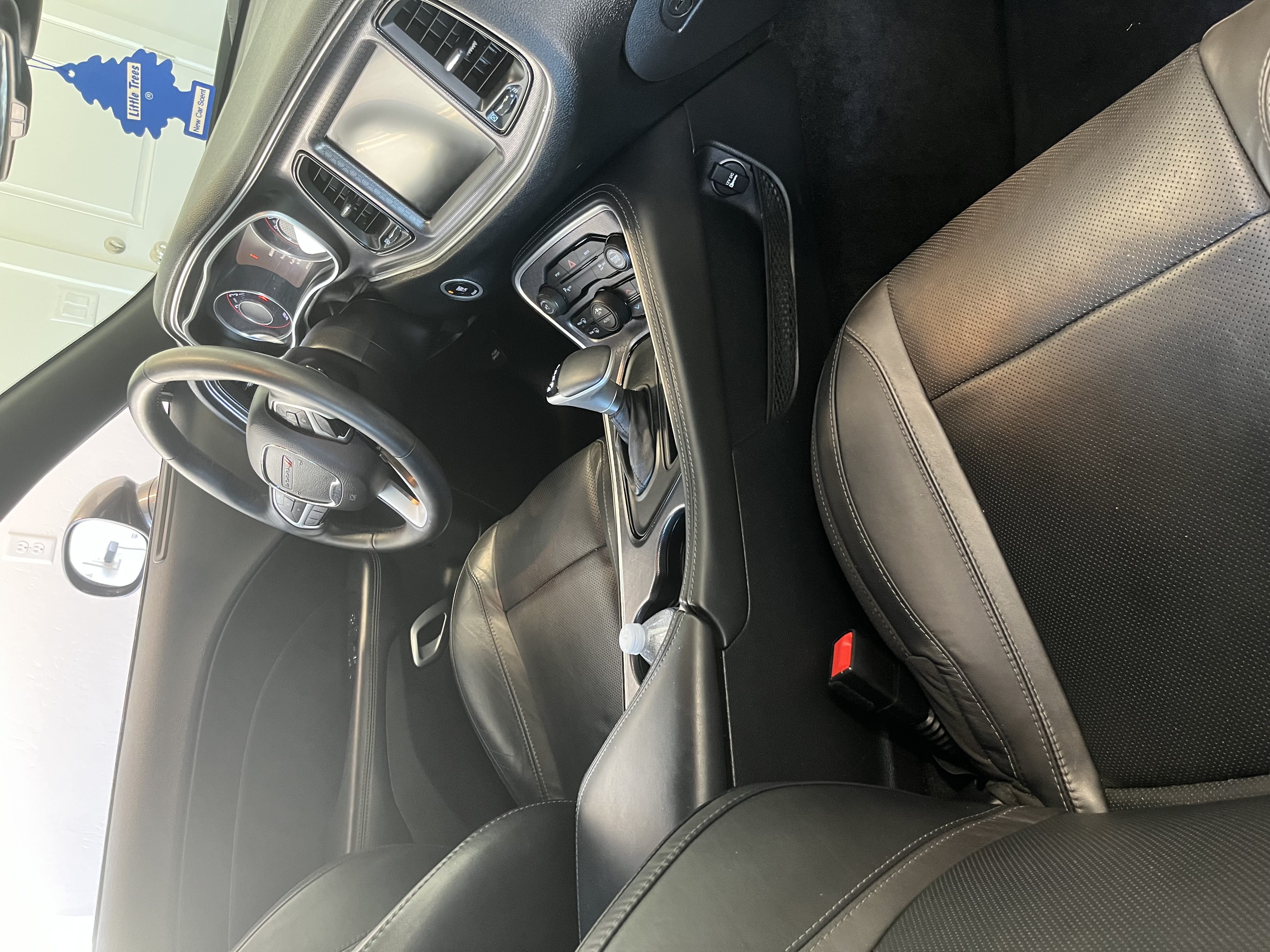 Used 2015 Dodge Challenger SXT Plus w/ Driver Convenience Group RWD image 8
