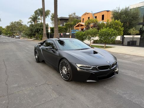 Used 2017 BMW i8 image 8