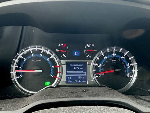 Used 2016 Toyota 4Runner SR5 AWD/4WD image 8
