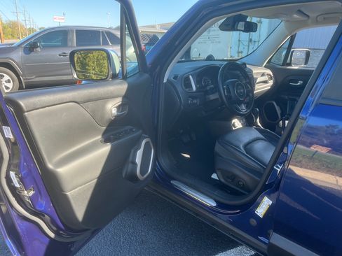 Used 2017 Jeep Renegade Limited image 6