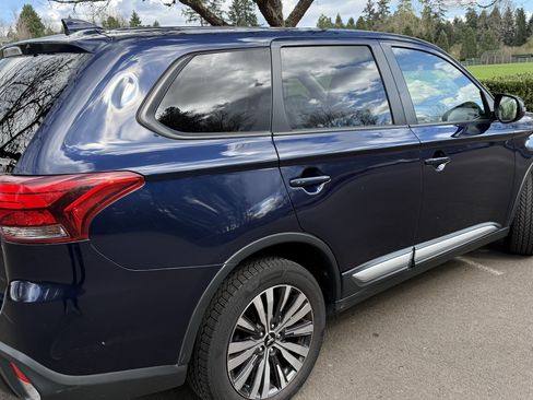 Used 2019 Mitsubishi Outlander SE image 5