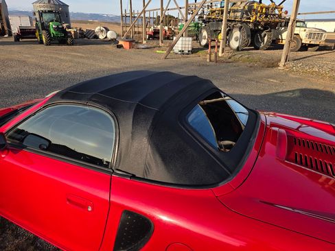 Used 2001 Toyota MR2 image 16