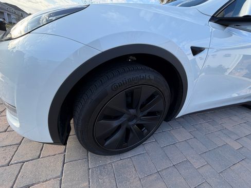 Used 2025 Tesla Model Y Long Range image 20