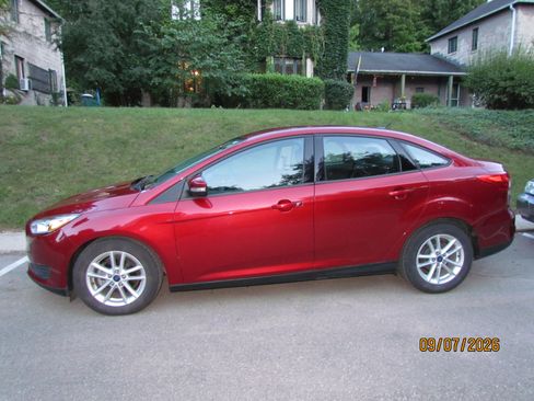 Used 2015 Ford Focus SE FWD image 21