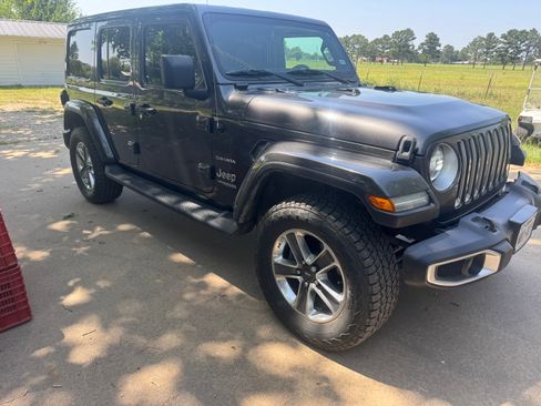 Used 2021 Jeep Wrangler Unlimited Sahara AWD/4WD image 5