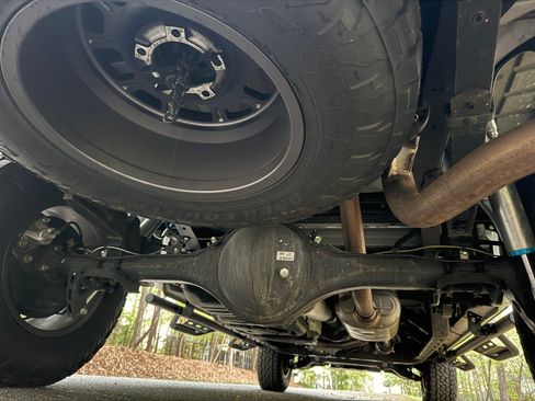 Used 2021 Toyota Tundra 4x4 CrewMax image 13