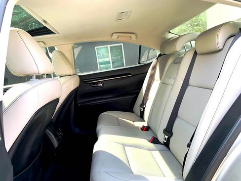 Used 2015 Lexus ES 350 image 18