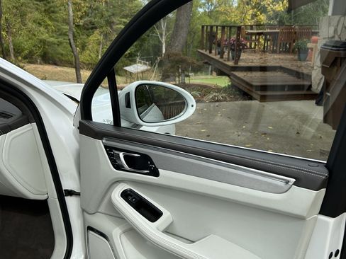 Used 2015 Porsche Macan S image 13