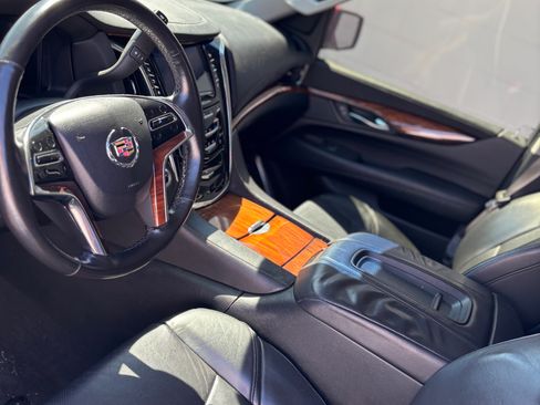 Used 2015 Cadillac Escalade ESV Premium RWD image 13