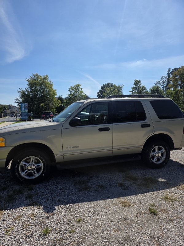 Used 2005 Ford Explorer Sport XLT AWD/4WD image 1