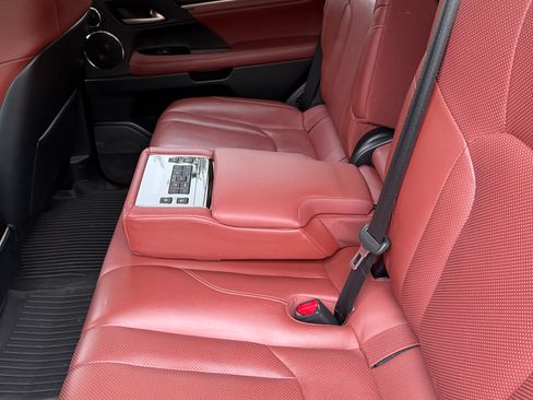 Used 2021 Lexus LX 570 4WD w/ Luxury Package image 8
