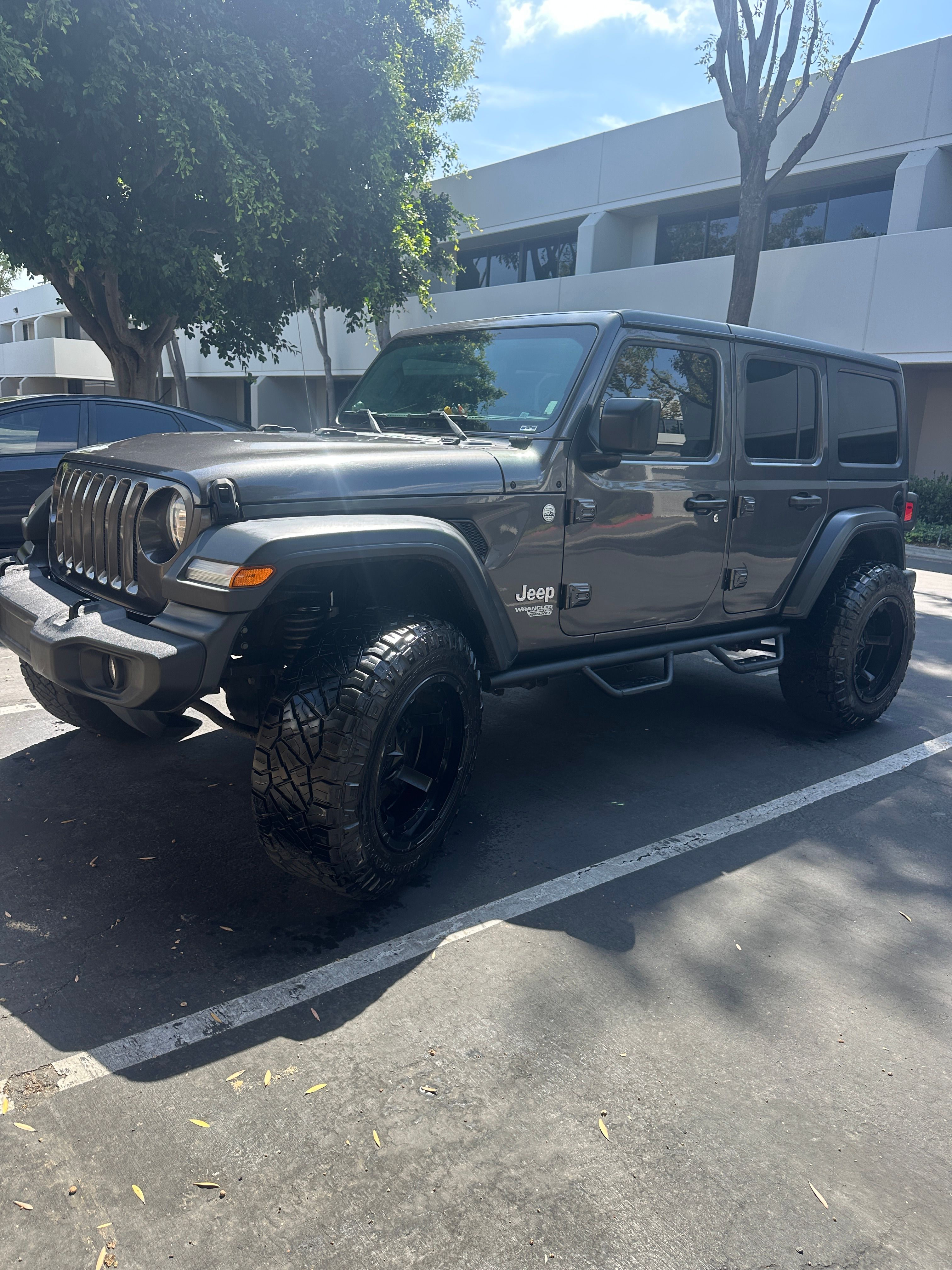 Used 2018 Jeep Wrangler Unlimited Sport S AWD/4WD image 2