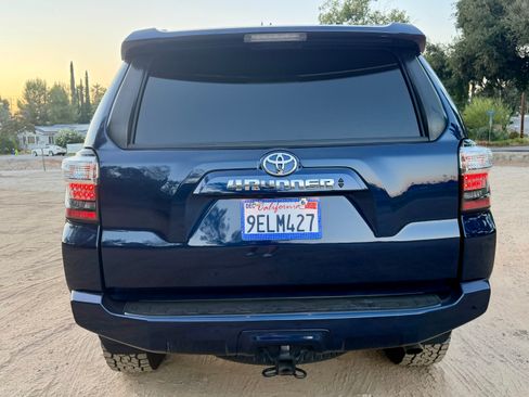 Used 2022 Toyota 4Runner SR5 RWD image 27