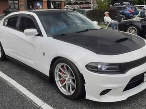 Used 2015 Dodge Charger SRT Hellcat w/ Harman/Kardon Audio Group image 2