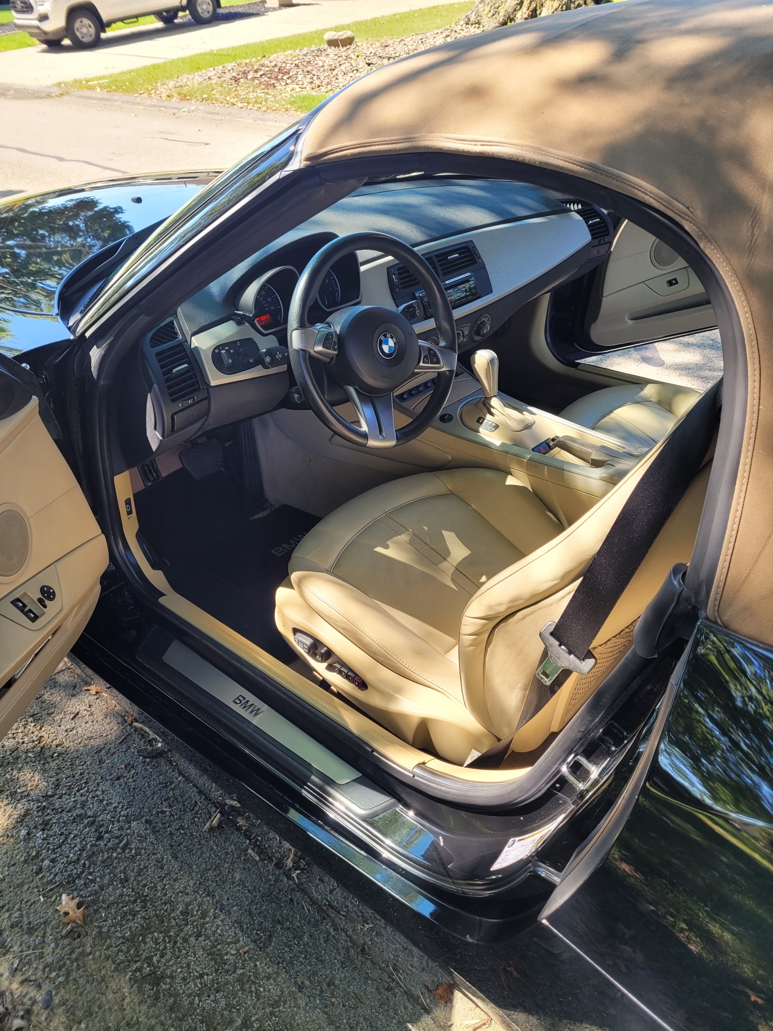 Used 2005 BMW Z4 3.0i RWD image 12