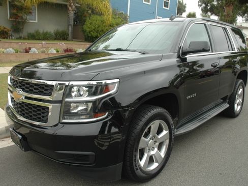 Used 2015 Chevrolet Tahoe LT RWD image 2