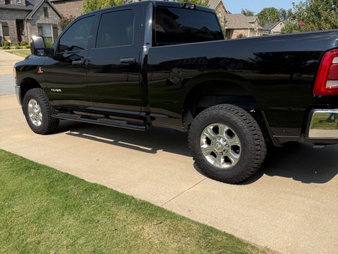 Used 2024 RAM 2500 Big Horn w/ Safety Group AWD/4WD image 17