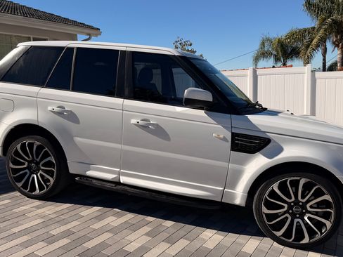Used 2012 Land Rover Range Rover Sport HSE image 28