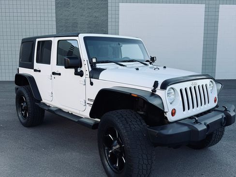 Used 2013 Jeep Wrangler Unlimited Sport image 6