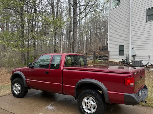 Used 1995 Chevrolet S10 Pickup LS image 4