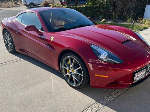 Used 2010 Ferrari California image 6