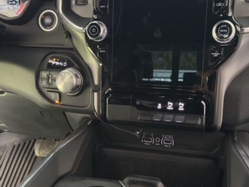 Used 2025 RAM 1500 Laramie AWD/4WD image 16