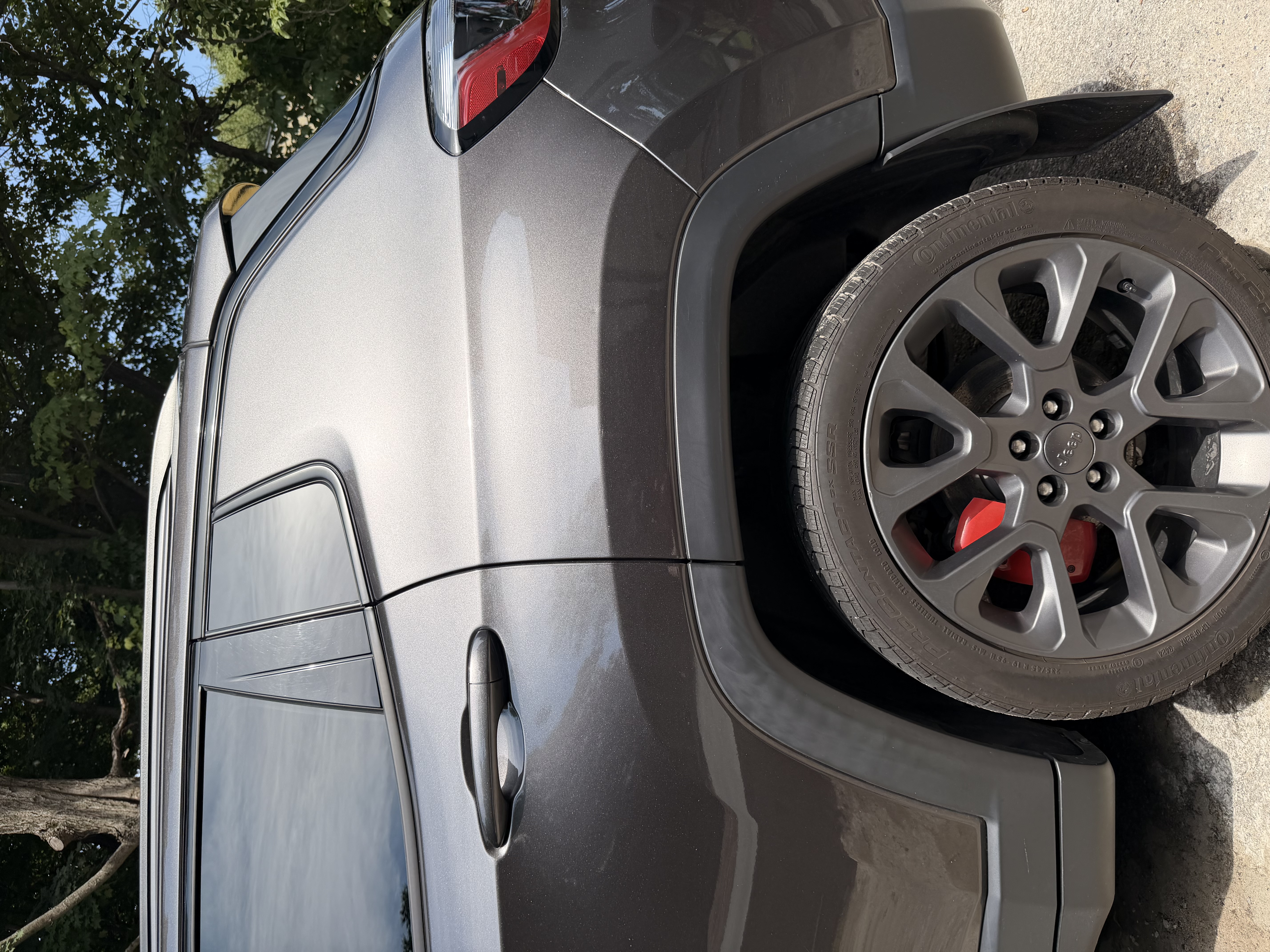 Used 2021 Jeep Compass Latitude w/ Sun and Sound Group AWD/4WD image 12