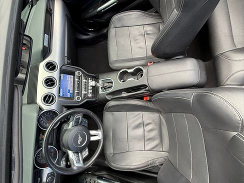 Used 2019 Ford Mustang Premium image 12