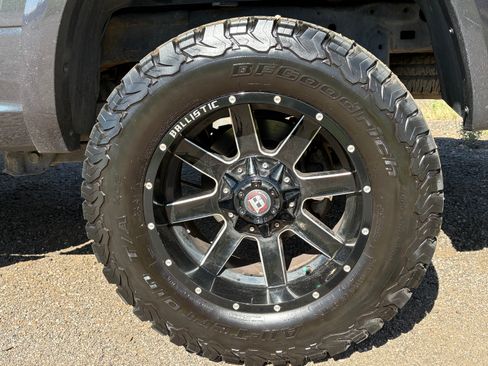 Used 2017 RAM 2500 Laramie AWD/4WD image 9