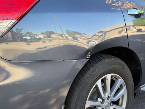 Used 2014 Nissan Pathfinder SV image 19