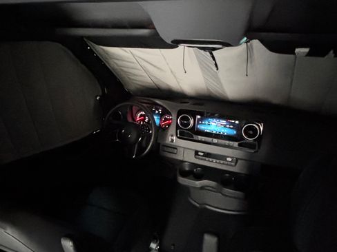 Used 2024 Mercedes-Benz Sprinter 2500 image 28