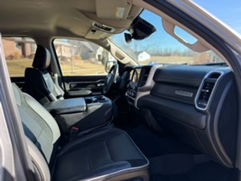 Used 2021 RAM 1500 Laramie AWD/4WD image 8
