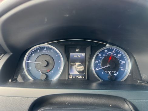 Used 2016 Toyota Camry LE image 11