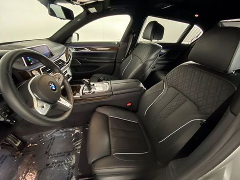 Used 2020 BMW 750i xDrive 750i xDrive Sedan 4D w/ Autobahn Package image 12