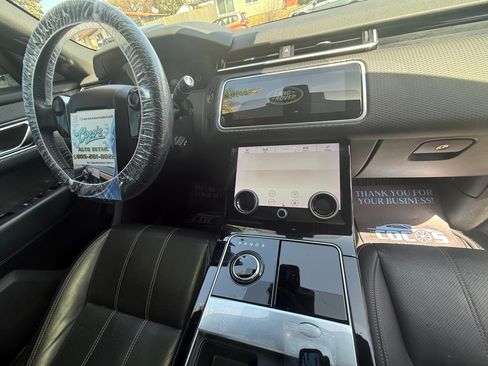 Used 2019 Land Rover Range Rover Velar S image 10