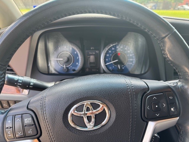 Used 2015 Toyota Sienna Limited Premium FWD image 16