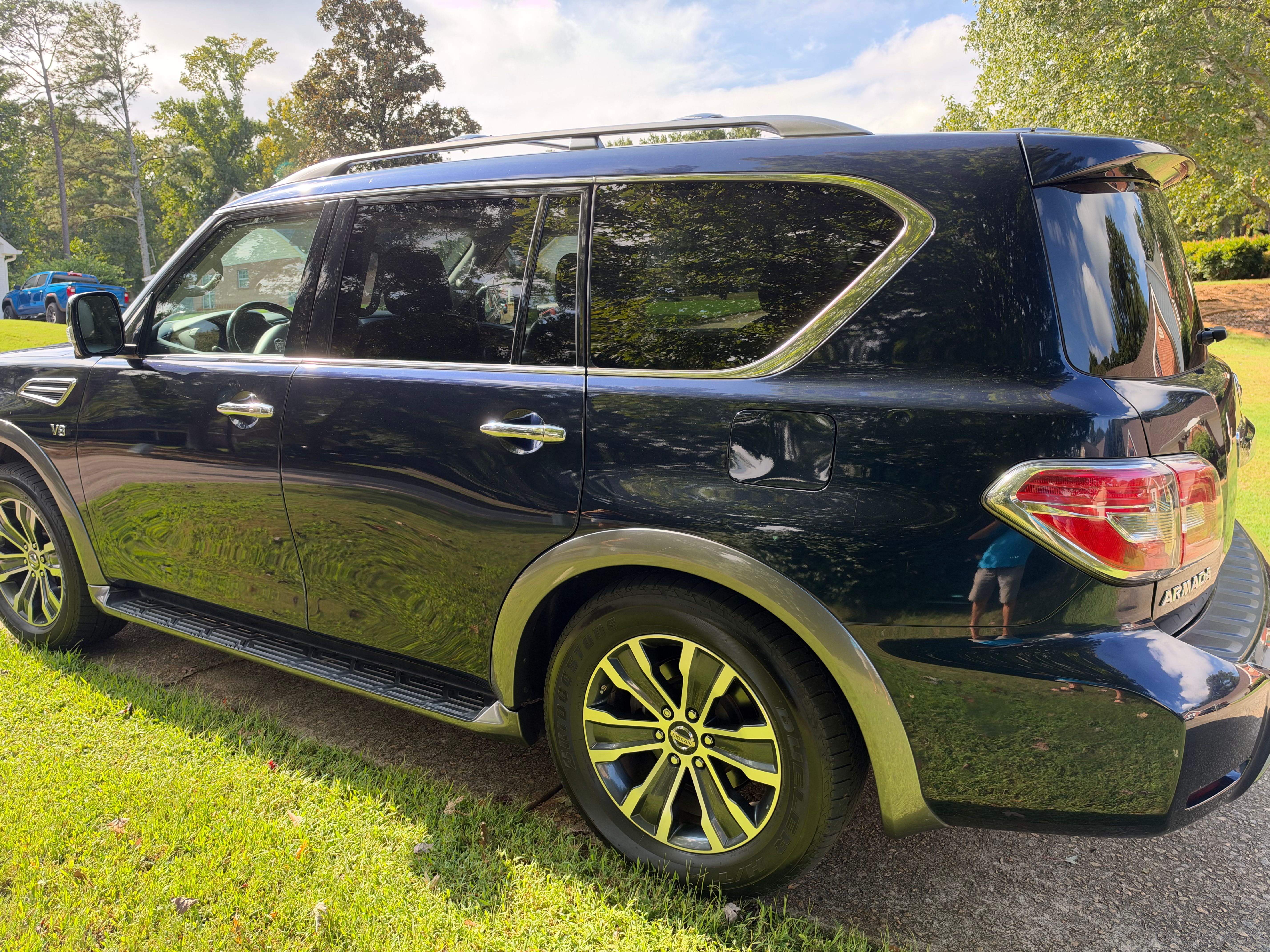 Used 2020 Nissan Armada SL w/ Premium Package AWD/4WD image 4