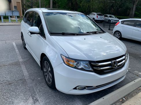 Used 2014 Honda Odyssey Touring image 2
