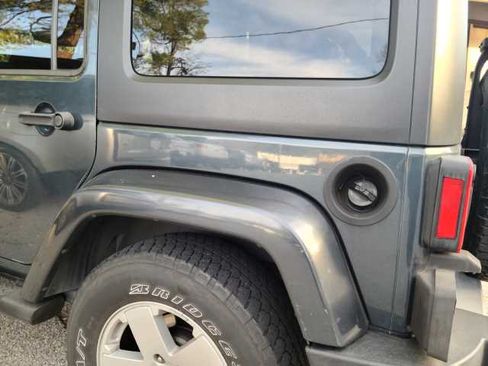 Used 2008 Jeep Wrangler Unlimited Sahara w/ Dual Top Group image 20