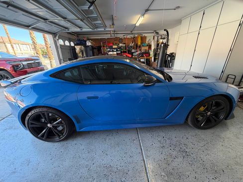 Used 2018 Jaguar F-TYPE SVR image 12