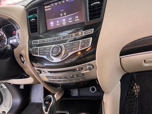 Used 2019 INFINITI QX60 Luxe w/ Essential Package FWD image 12