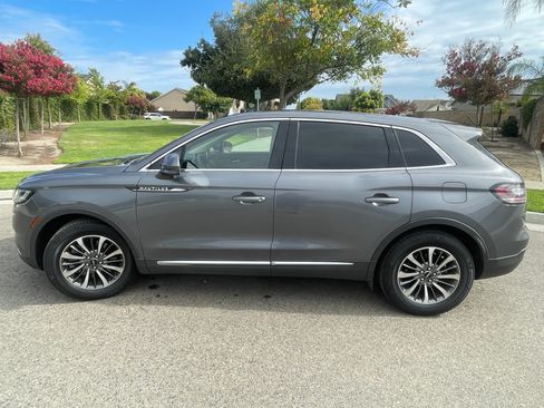 Used 2022 Lincoln Nautilus FWD w/ Premium Package image 22