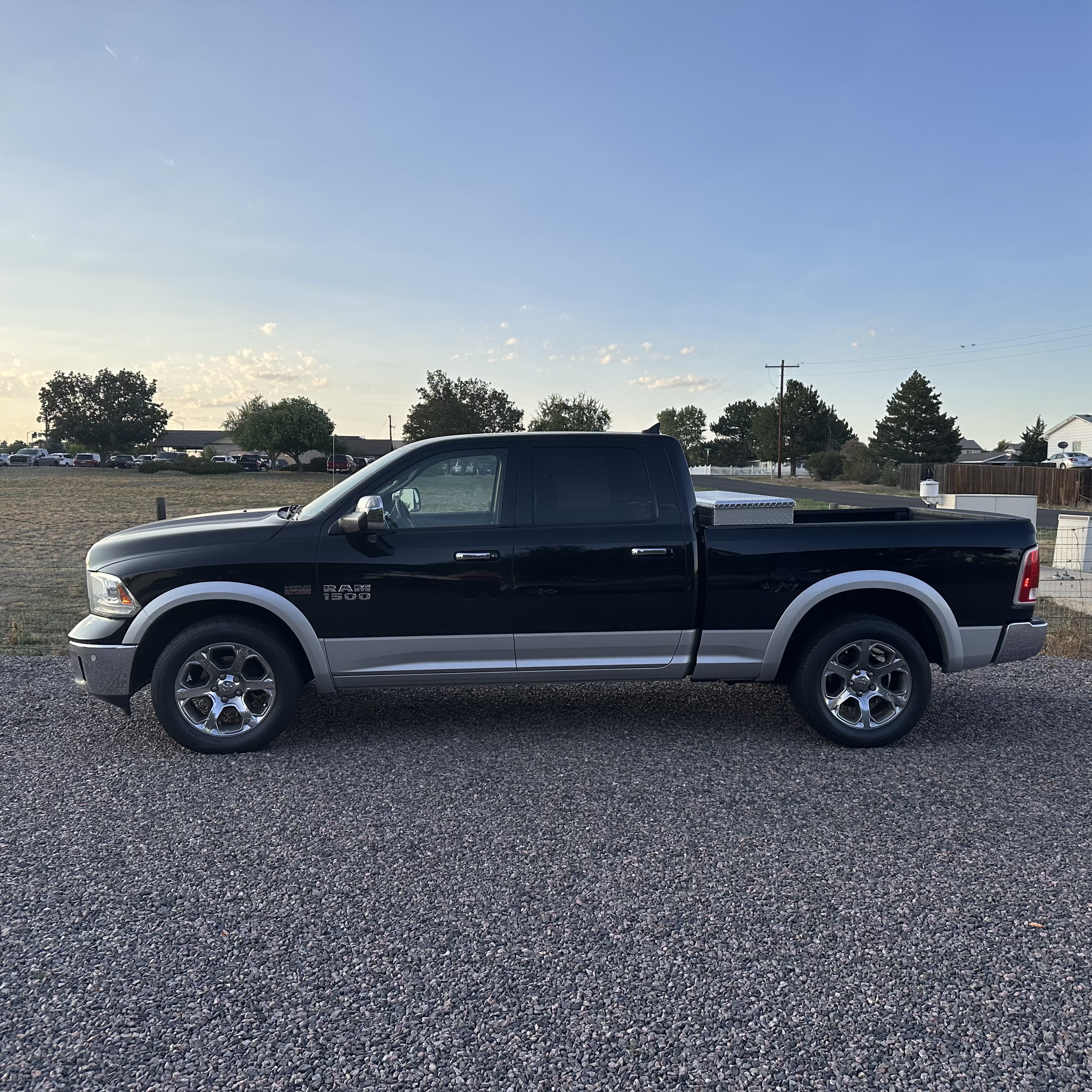 Used 2014 RAM 1500 Laramie w/ Convenience Group AWD/4WD image 2
