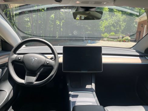 Used 2023 Tesla Model 3 Standard Range RWD image 9