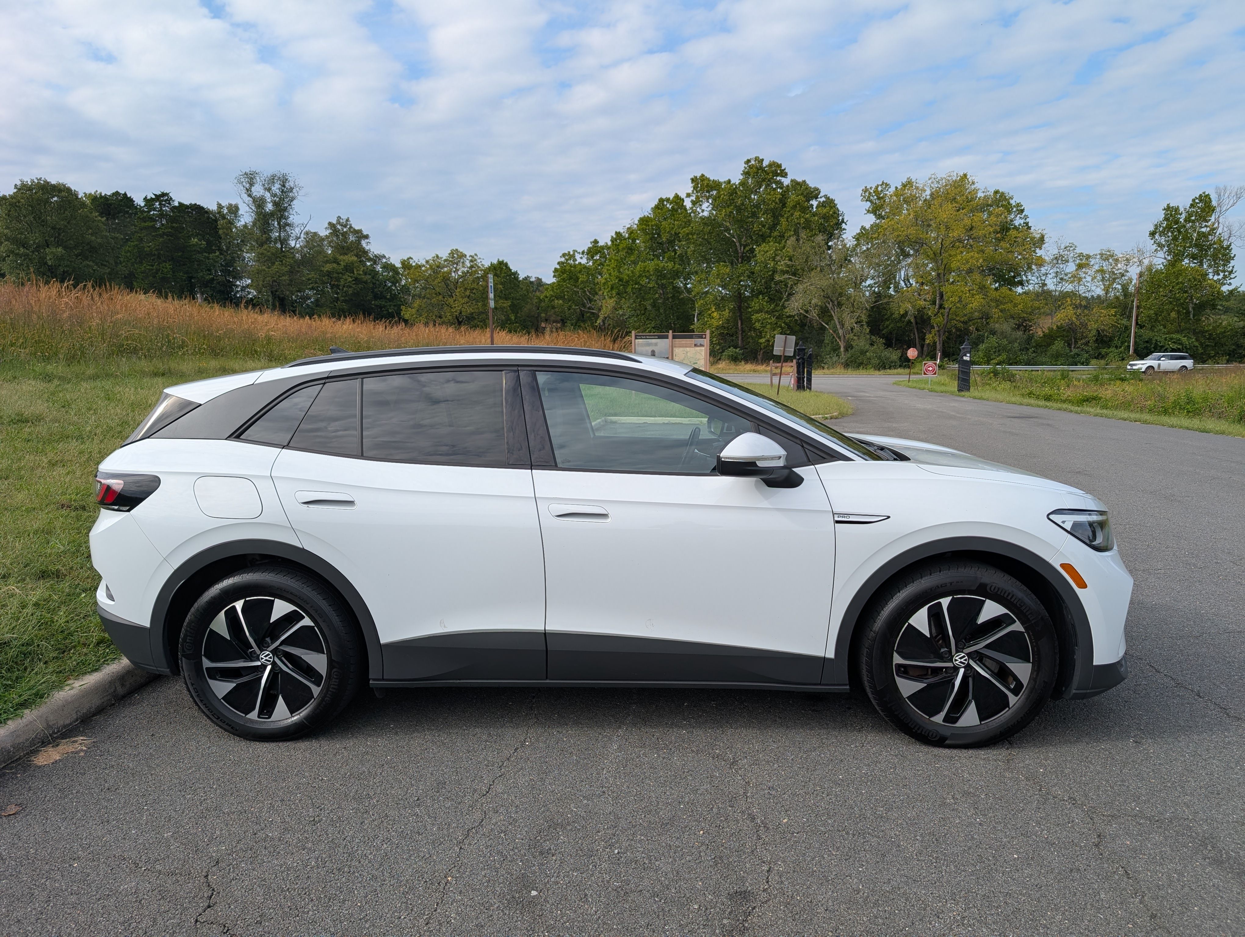 Used 2022 Volkswagen ID.4 Pro RWD image 8