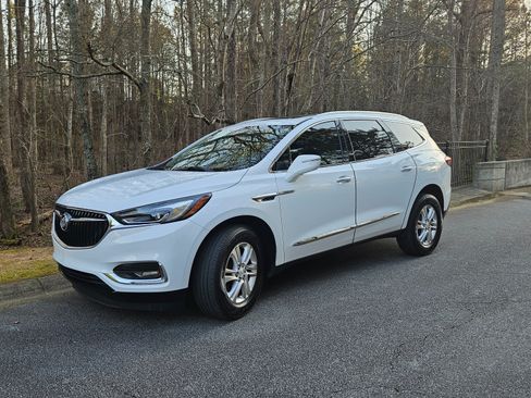 Used 2019 Buick Enclave Essence image 1